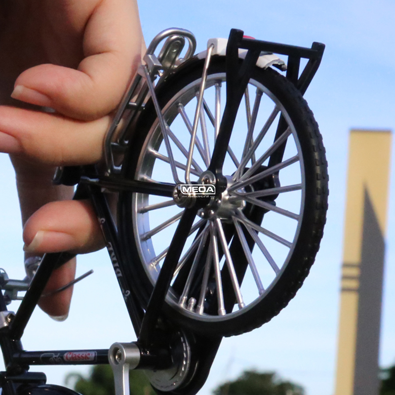 Mountain Biking Pictures - 1:10 Scale Die-Cast Alloy Mini Mountain